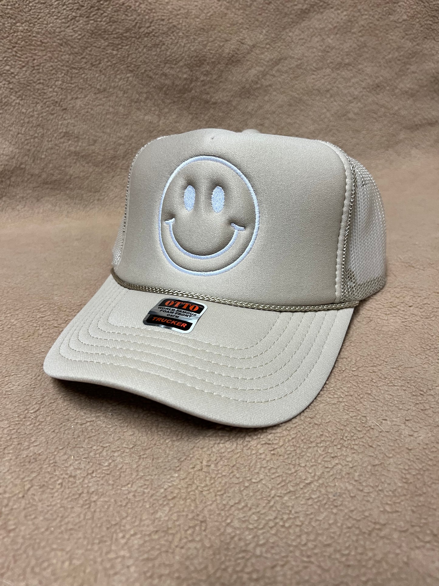 Trucker smile Hat